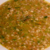 Vellutata di ceci con crostini di pane e pancetta croccante